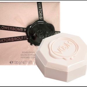 Viktor & Rolf Flowerbomb soap